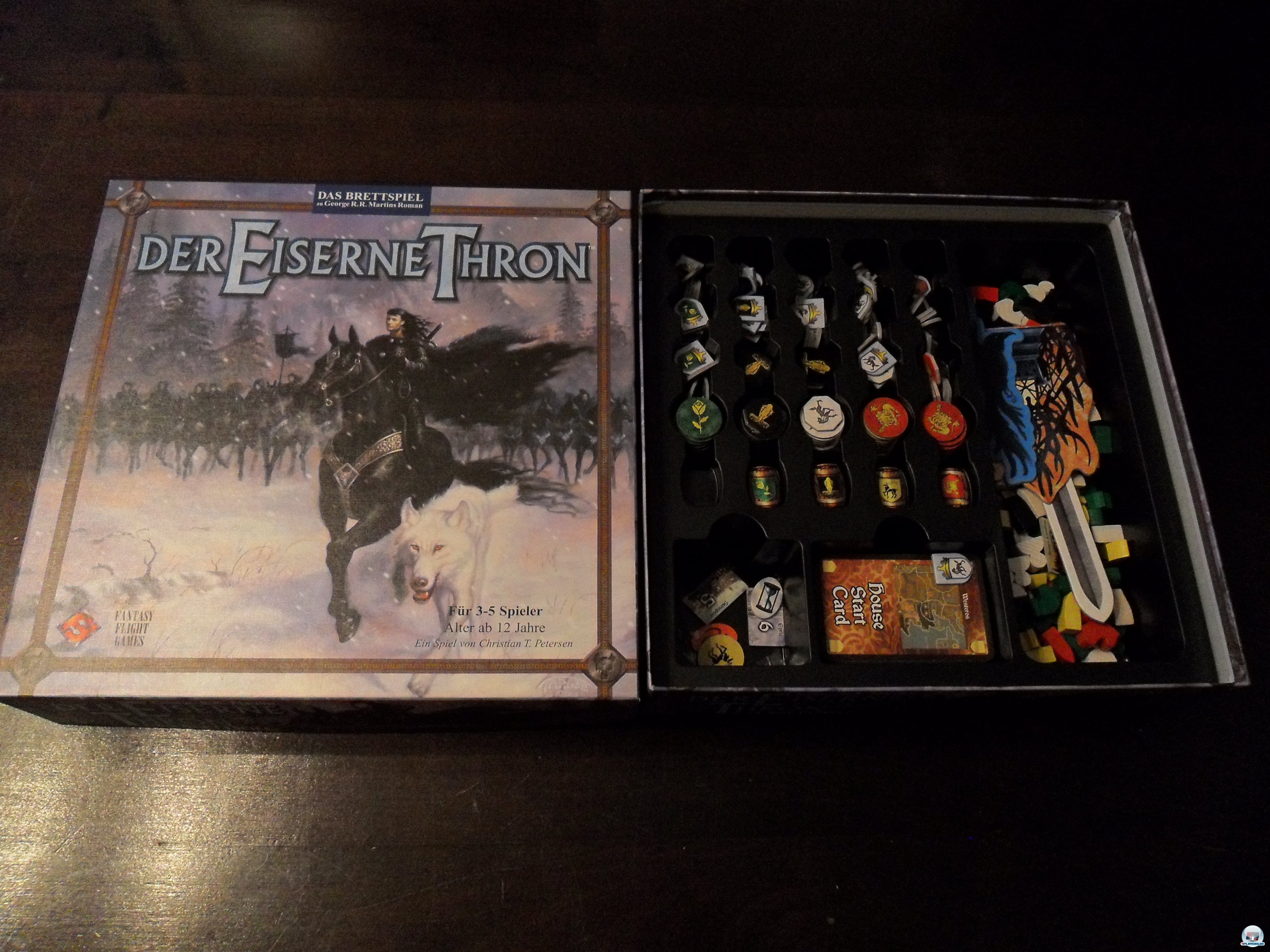 Der Eiserne Thron erschien 2004 in deutscher Version beim Heidelberger Spielverlag und kostet knapp 40 Euro. Der Eiserne Thron erschien 2004 in deutscher Version beim Heidelberger Spielverlag und kostet knapp 40 Euro.
